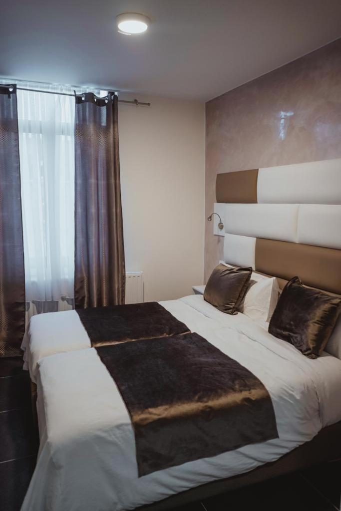 Hotel Onyx Expo Jette Ngoại thất bức ảnh